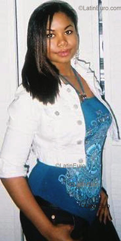 Date this cute Any Country girl Marthe from  A9546