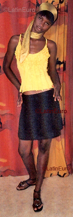 Date this stunning Any Country girl Evelyne from  A9564
