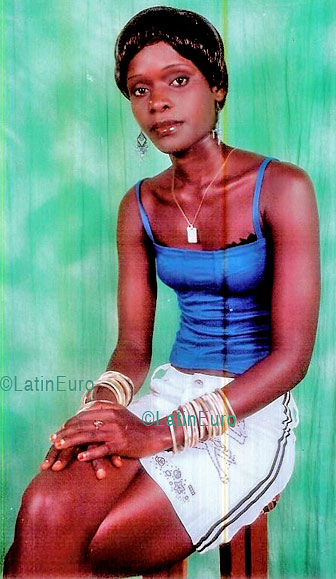Date this young Faso girl Fati from  A9757