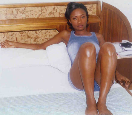 Date this good-looking Cameroon girl Helena from Kribi A9818