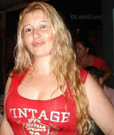 Date this sultry Brazil girl Maria from Foz do Iguacu B-142