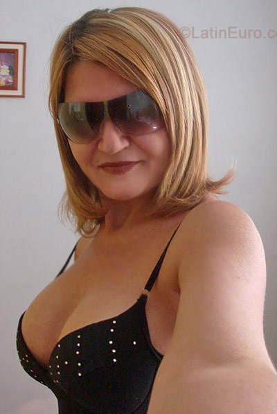 Date this athletic Brazil girl Divina from Vila Velha BR4044