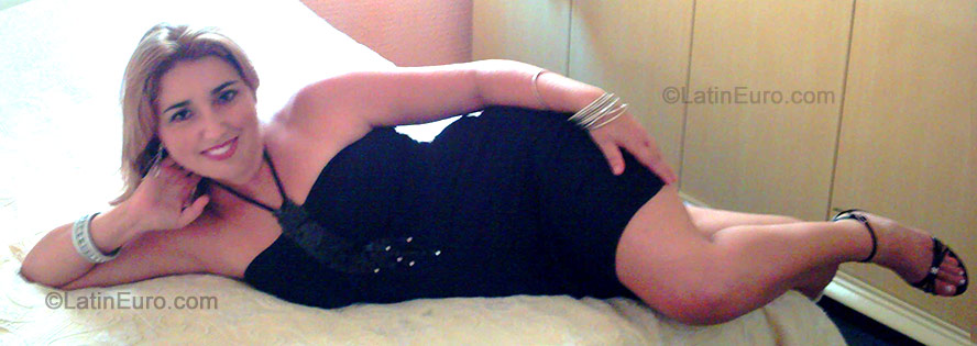 Date this nice looking Brazil girl Patricia from Piracicaba B-198