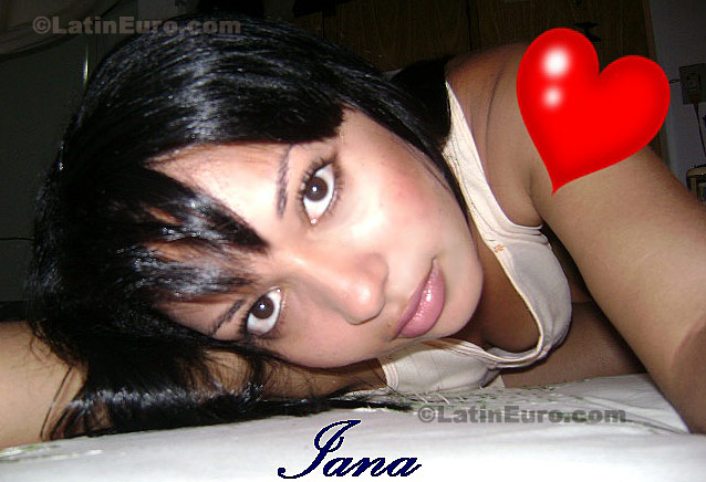 Date this nice looking Brazil girl Iana from Quixada B-6