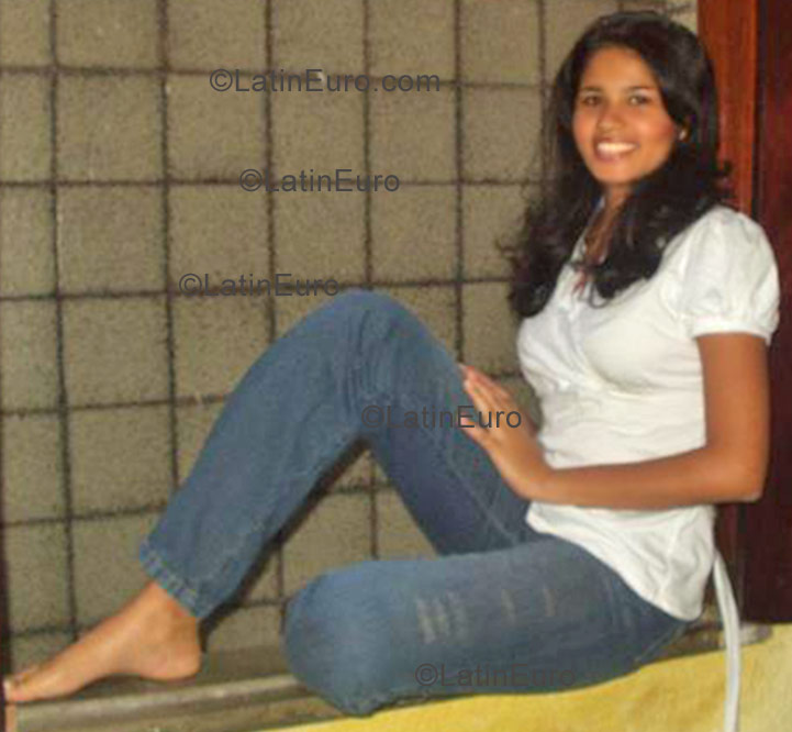 Date this stunning Brazil girl Geisa from Fortaleza B1010