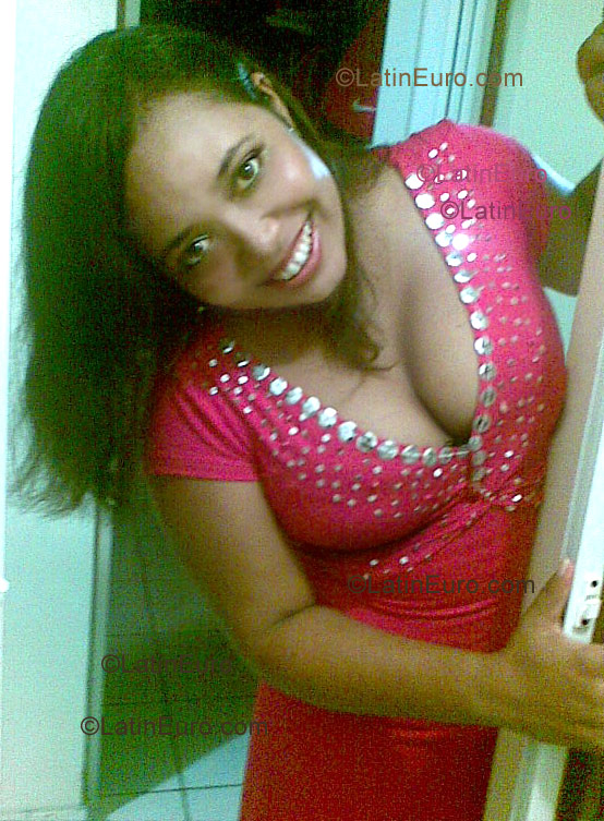 Date this fun Brazil girl Ligia from Sao Luis B1011