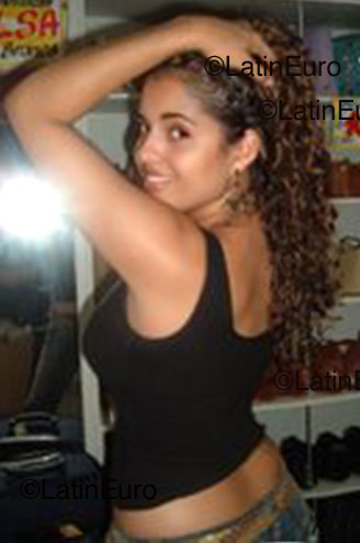 Date this lovely Brazil girl Gislaine from Anapolis B1037