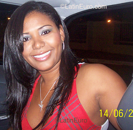 Date this hard body Brazil girl Fernanda from Lauro de Freitas B1061