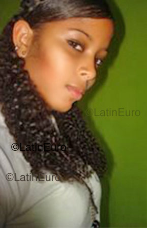 Date this young Brazil girl Mariana from Aracaju B1066