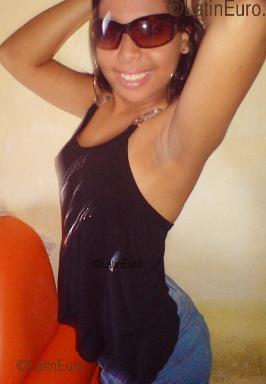 Date this beautiful Brazil girl Flavine from Lorena B1076