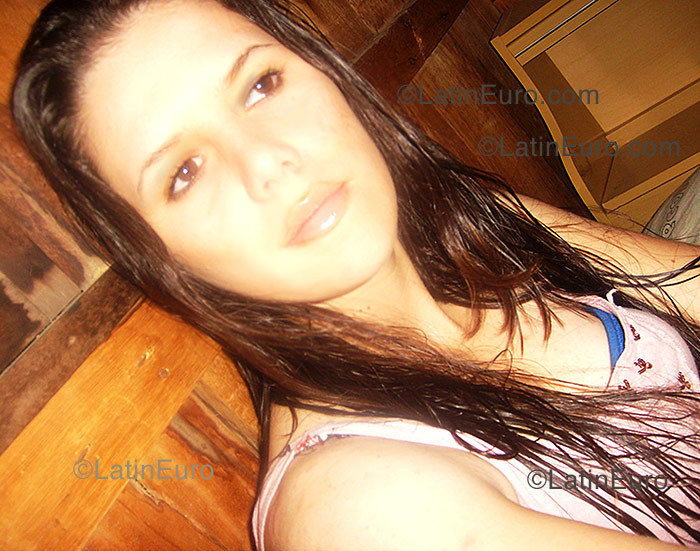 Date this good-looking Brazil girl Claudiana from Sao Joao Batista B1102
