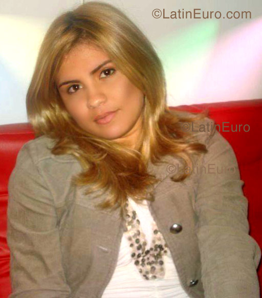 Date this pretty Brazil girl Fernanda from Cajazeiras B1129