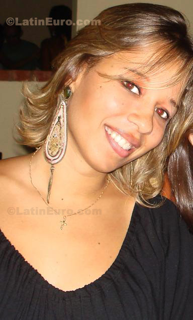 Date this funny Brazil girl Marina from Montes Claros B116