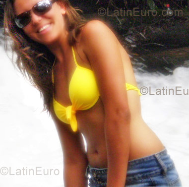 Date this hard body Brazil girl Glauce from Primavera Do Leste B1182