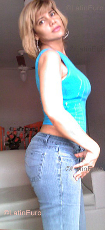 Date this foxy Brazil girl Lindlaura from Recife B1214