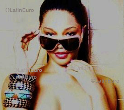 Date this pretty Brazil girl Thais from Birigui B1258
