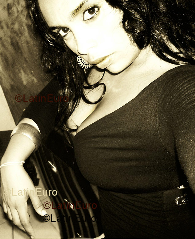Date this young Brazil girl Danielle from Salvador B1270