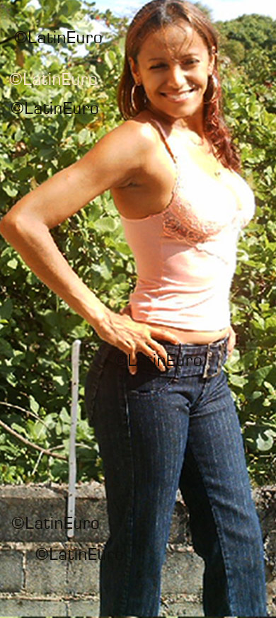 Date this lovely Brazil girl Maria from Maceio B1290