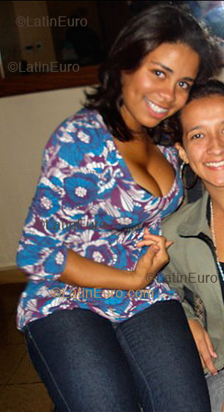 Date this voluptuous Brazil girl Izah from Belo Horizonte B1318