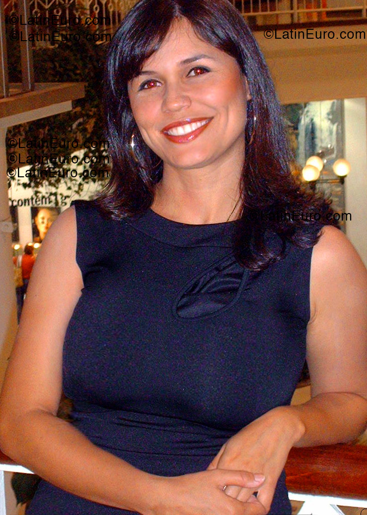 Date this good-looking Brazil girl Elizabeth from Belo Horizonte B1339