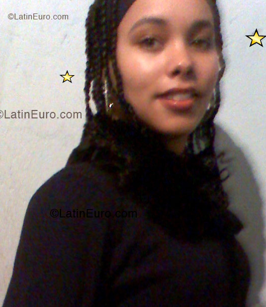Date this charming Brazil girl Aline from Sao Paulo B1343