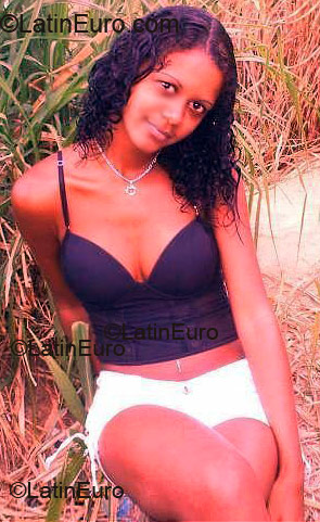 Date this sultry Brazil girl Rita from Recife B1388