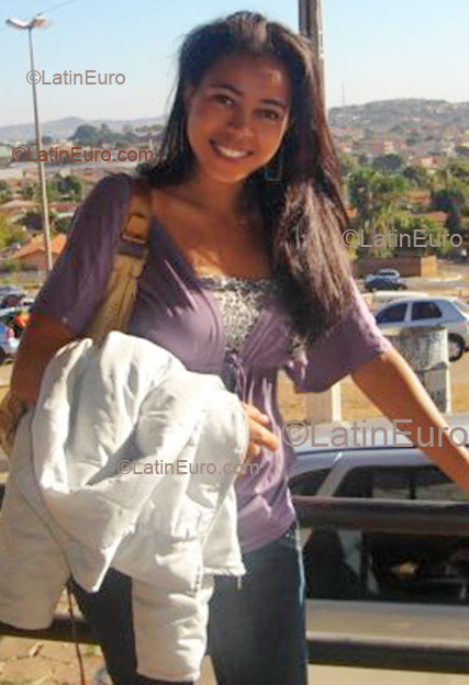 Date this nice looking Brazil girl Sueli from Araguaina B1417