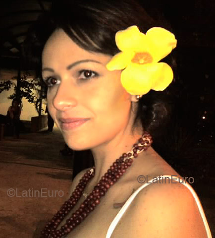 Date this passionate Brazil girl Eline from Sao Paulo B1421