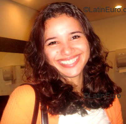 Date this happy Brazil girl Josemary from Cariacica B1457