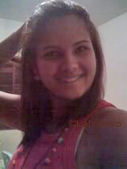 Date this attractive Brazil girl Priscilla from Niteroi B1483