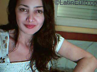 Date this nice looking Brazil girl Fabiana from Porto Alegre B1509