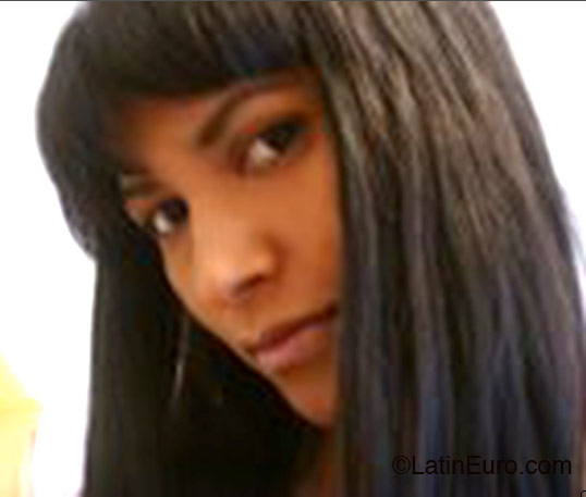 Date this sensual Brazil girl Cleia from Goiania B1520