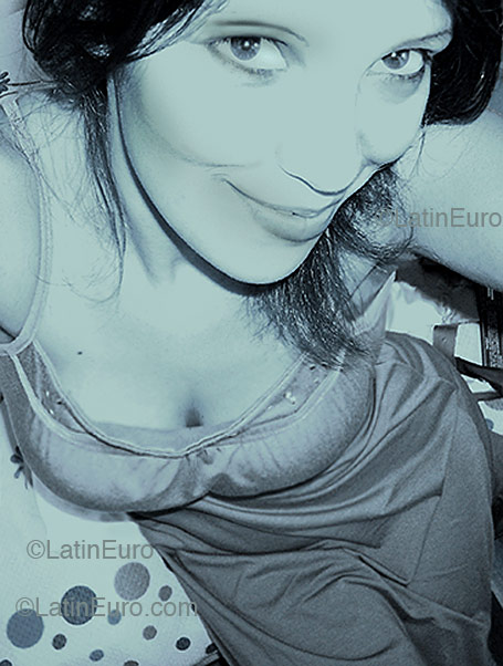 Date this cute Brazil girl Graciele from Palmeira Da Missoes B1539