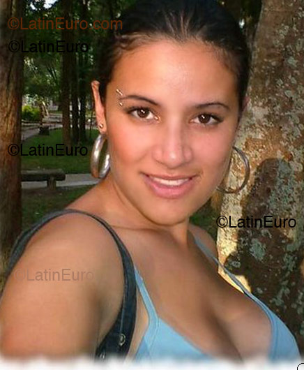 Date this passionate Brazil girl Celina from Pindamonhagaba B1556