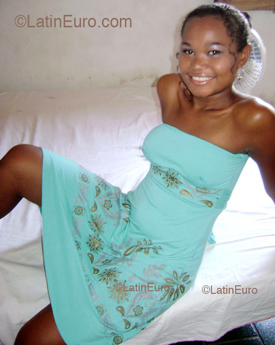 Date this happy Brazil girl Marcia from Caxias B1603