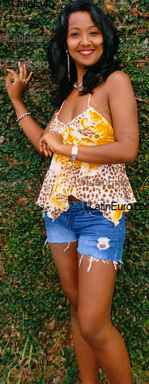 Date this hot Brazil girl Claudiney from Manaus B1628