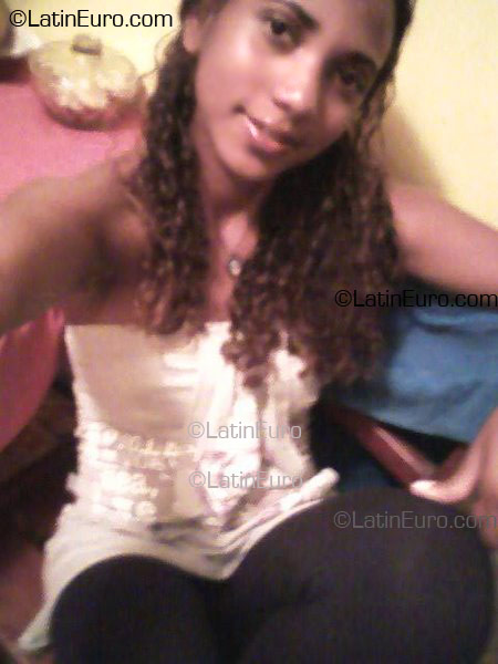 Date this tall Brazil girl Raquel from Hortolandia B1667