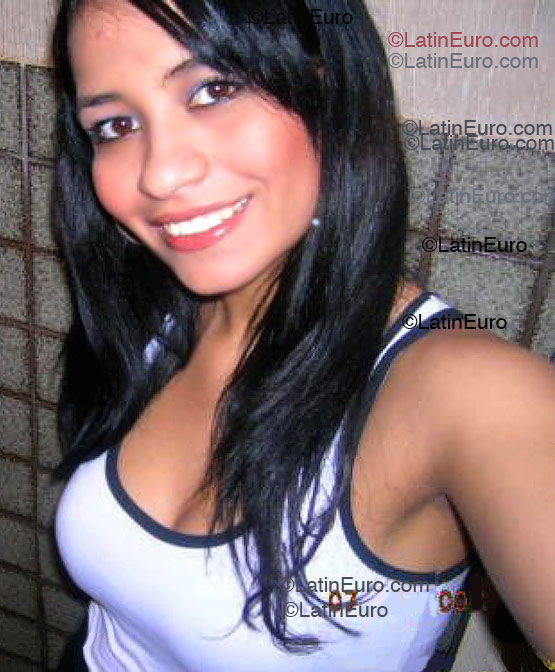 Date this beautiful Brazil girl Flavia from Campos Dos Goytacazes B1701