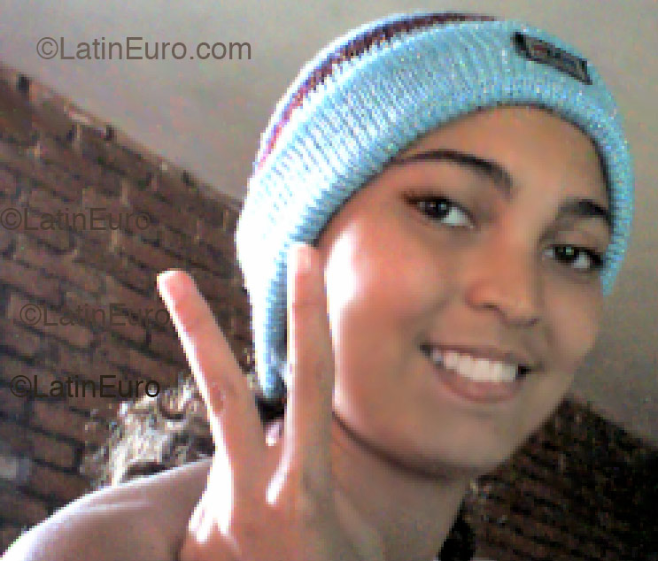 Date this voluptuous Brazil girl Samanta from Sete Lagoas B1704