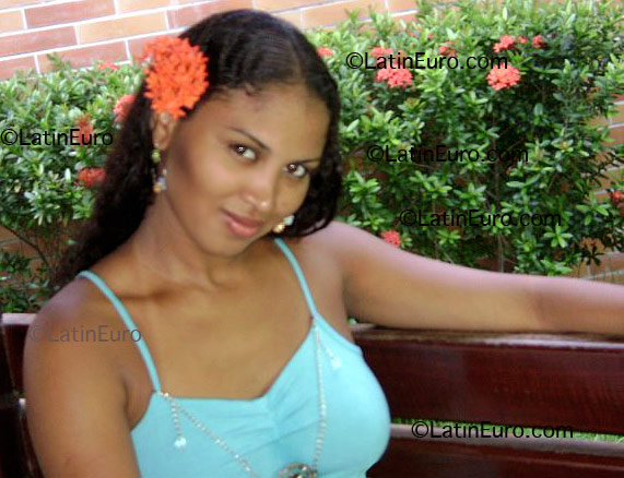 Date this hot Brazil girl Leticya from Fortaleza B1755