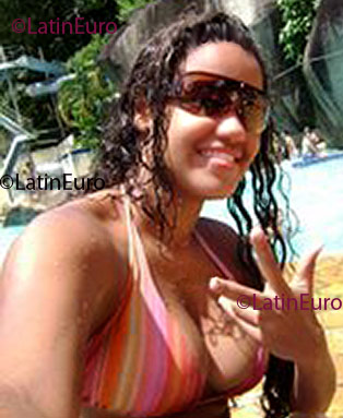 Date this gorgeous Brazil girl Mari from  B1809