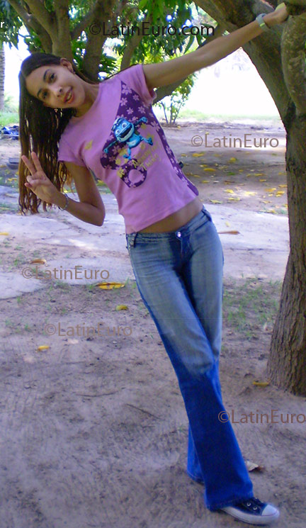 Date this pretty Brazil girl Ligia from  B1816