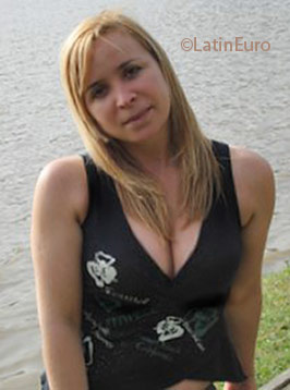 Date this charming Brazil girl Ana from Curitiba B1827