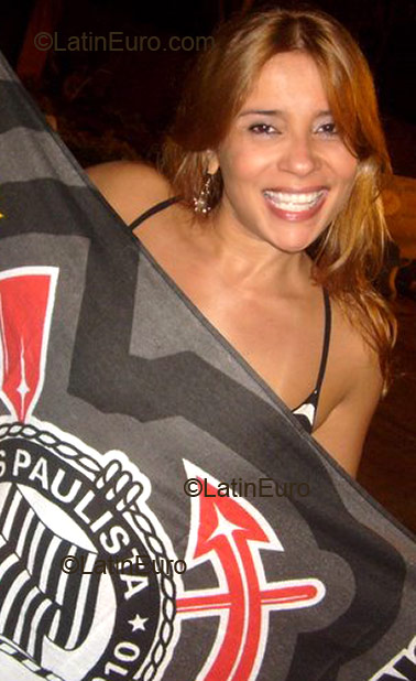 Date this good-looking Brazil girl Luziana from Goiania  B1840