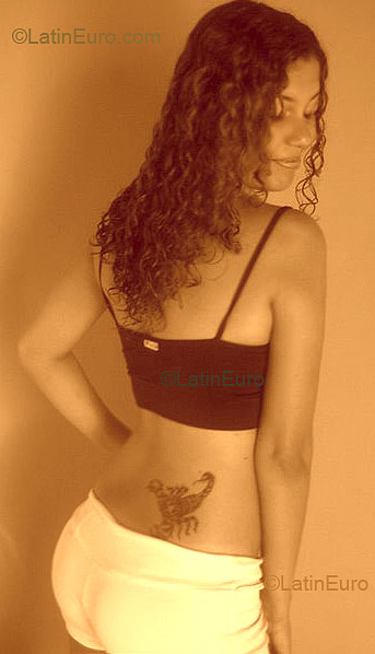 Date this delightful Brazil girl Jacki from Goiania B1856