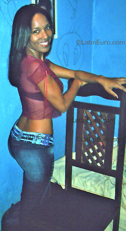 Date this hot Brazil girl Elizandra from Contagem B1904