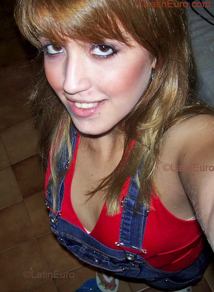 Date this nice looking Brazil girl Daniele from  B1952