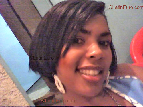 Date this delightful Brazil girl Cassia from Quatis B2015