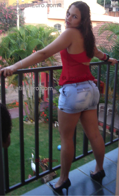 Date this attractive Brazil girl Amanda from Governado Valadares B2016