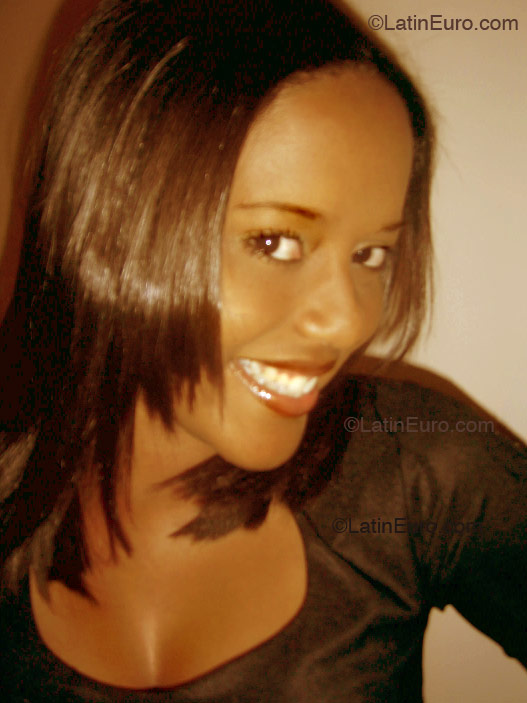 Date this georgeous Brazil girl Taina from Serra B2057